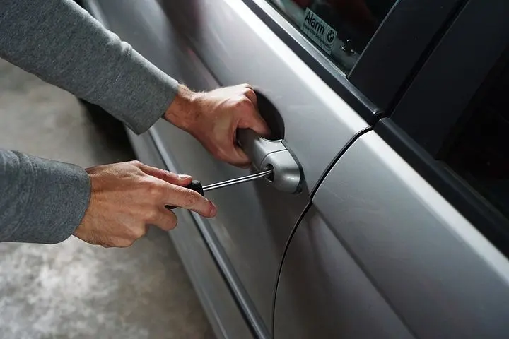 Broken-Car-Key-Extraction--in-Buckeye-Arizona-Broken-Car-Key-Extraction-11871-image